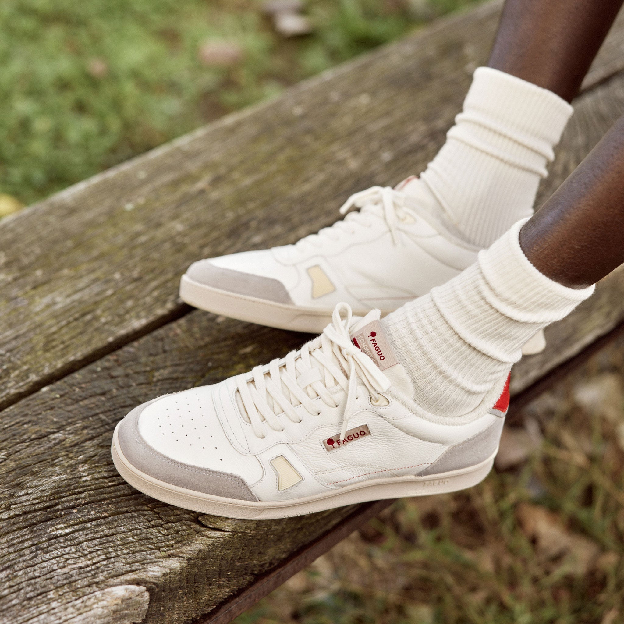 Baskets Basses Blanches & Rouges Commute 1 - Homme