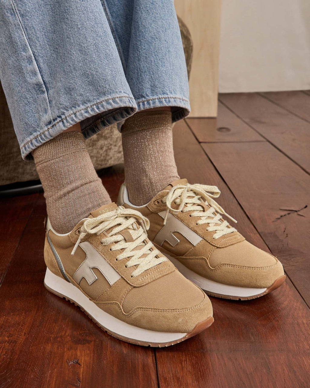 Zapatillas Beige Y Doradas