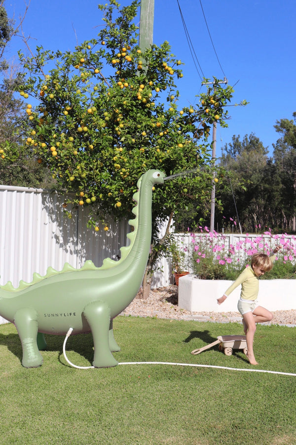 Dino Into The Wild Aspersor Gigante Caqui
