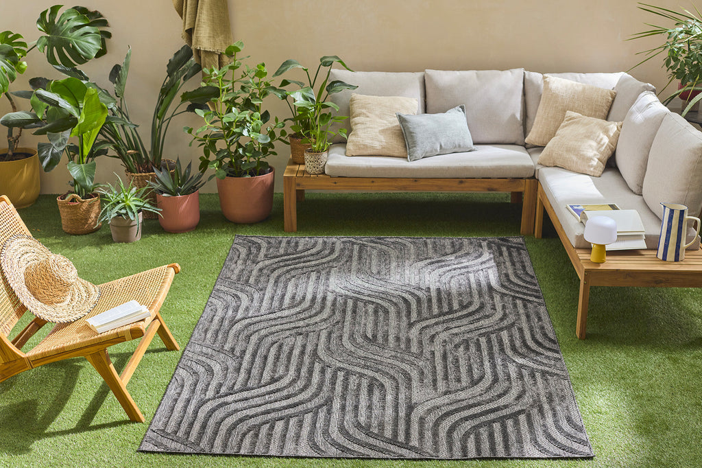 Santorini Black indoor and outdoor graphic pattern rug: SAN989NOI Nazar rugs