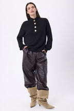 Jersey de cuello alto con mangas abullonadas y botones dorados Sandy - Negro - Mujer