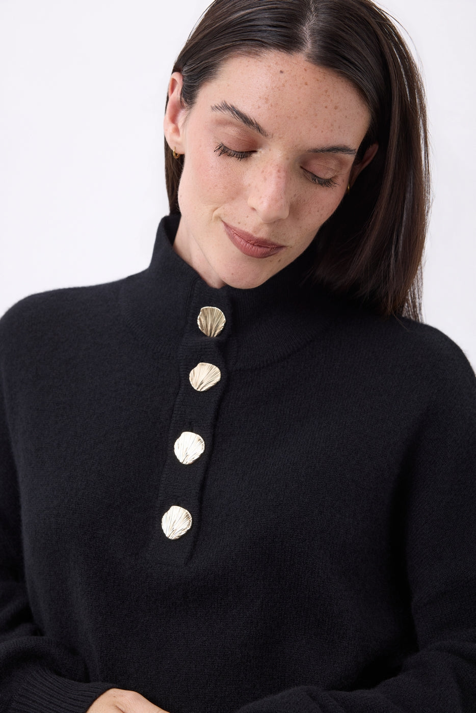 Jersey de cuello alto con mangas abullonadas y botones dorados Sandy - Negro - Mujer