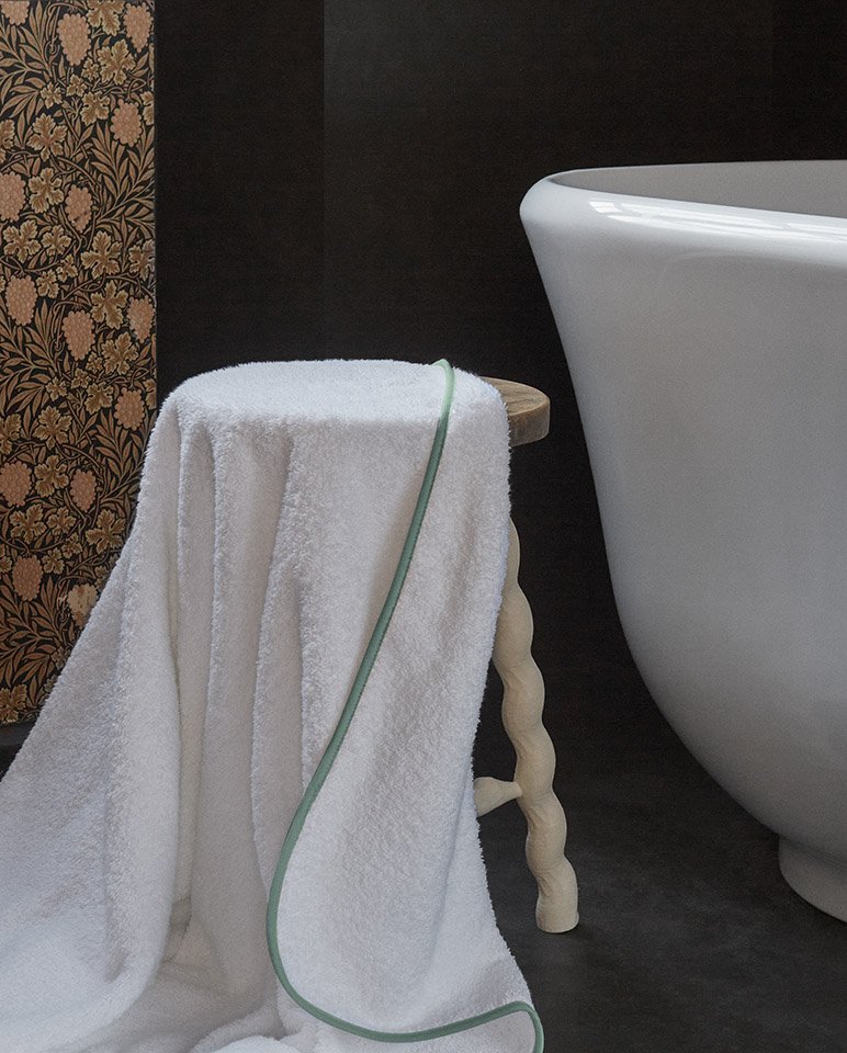 Serviette Bain - Blanc Liseré Bleu Givré