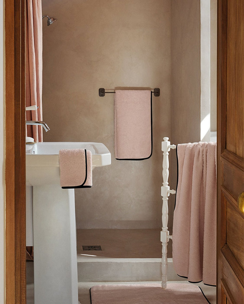 Serviette Bain - Rose Liseré Noir