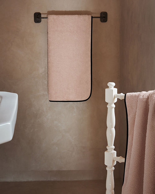 Serviette Bain - Rose Liseré Noir