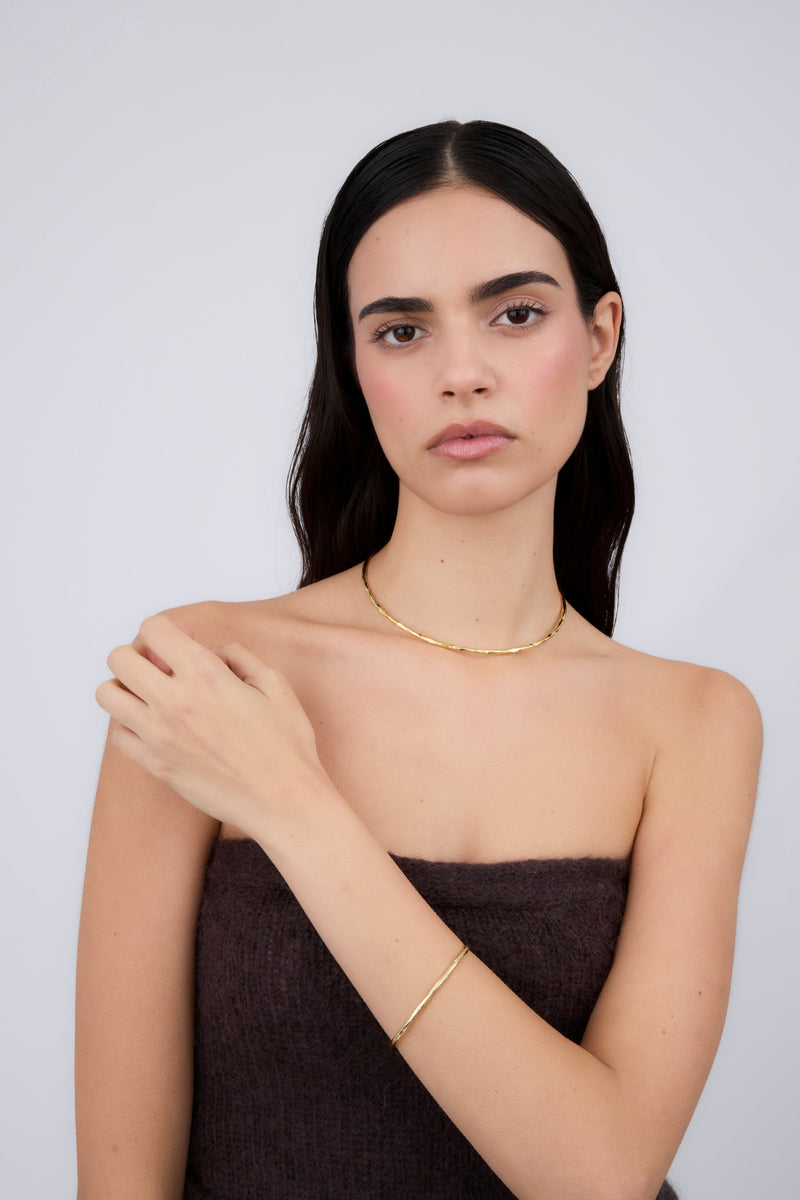 Bracelet Fin Et Irrégulier