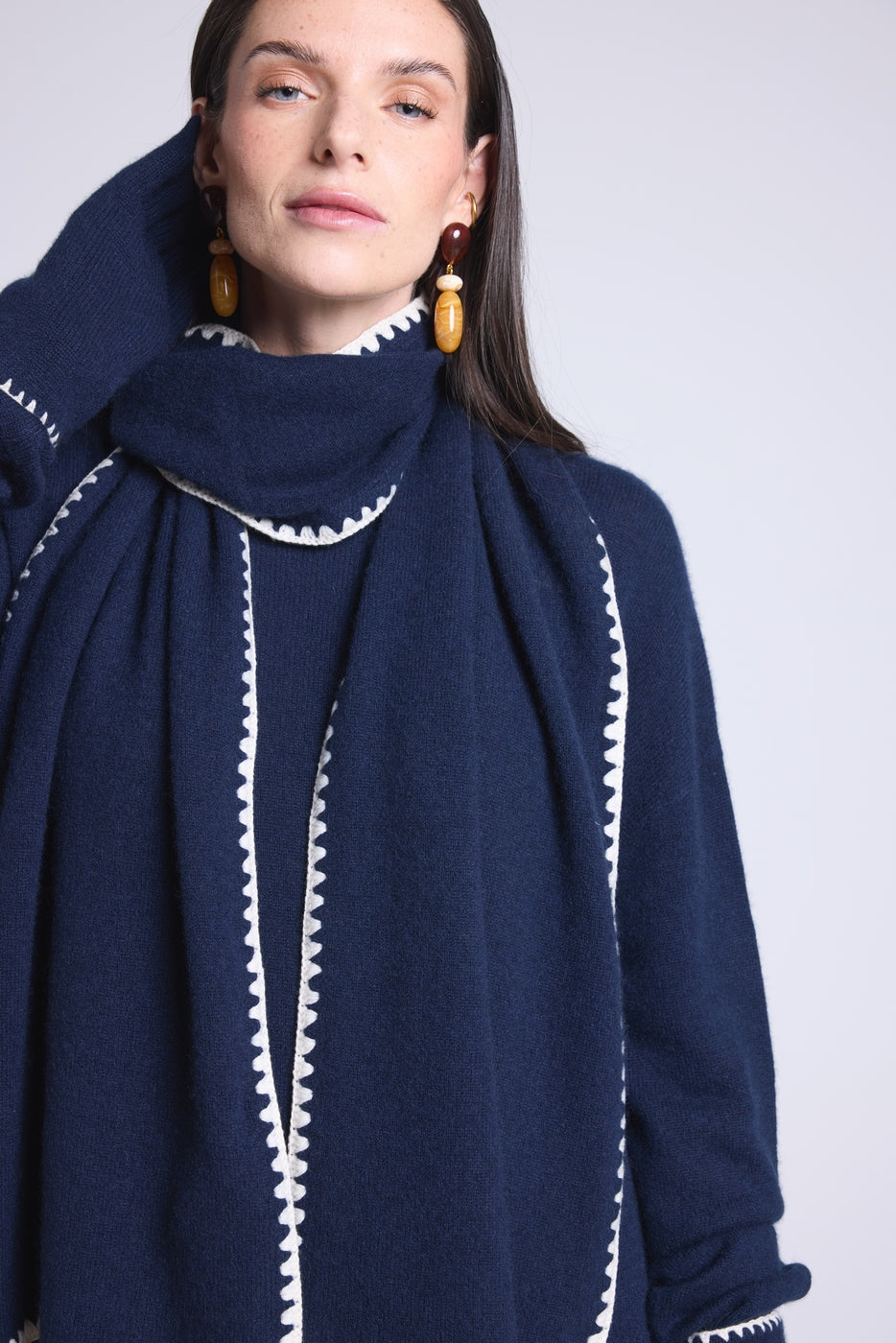 Stola Tørklæde Med Stikninger Scarf - Marineblå Hvid - Unisex - 100% Kashmir