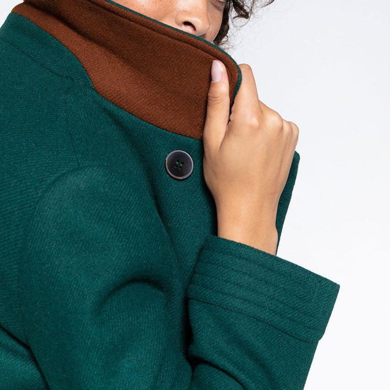 Manteau Féminin Cintré En Drap De Laine Vert