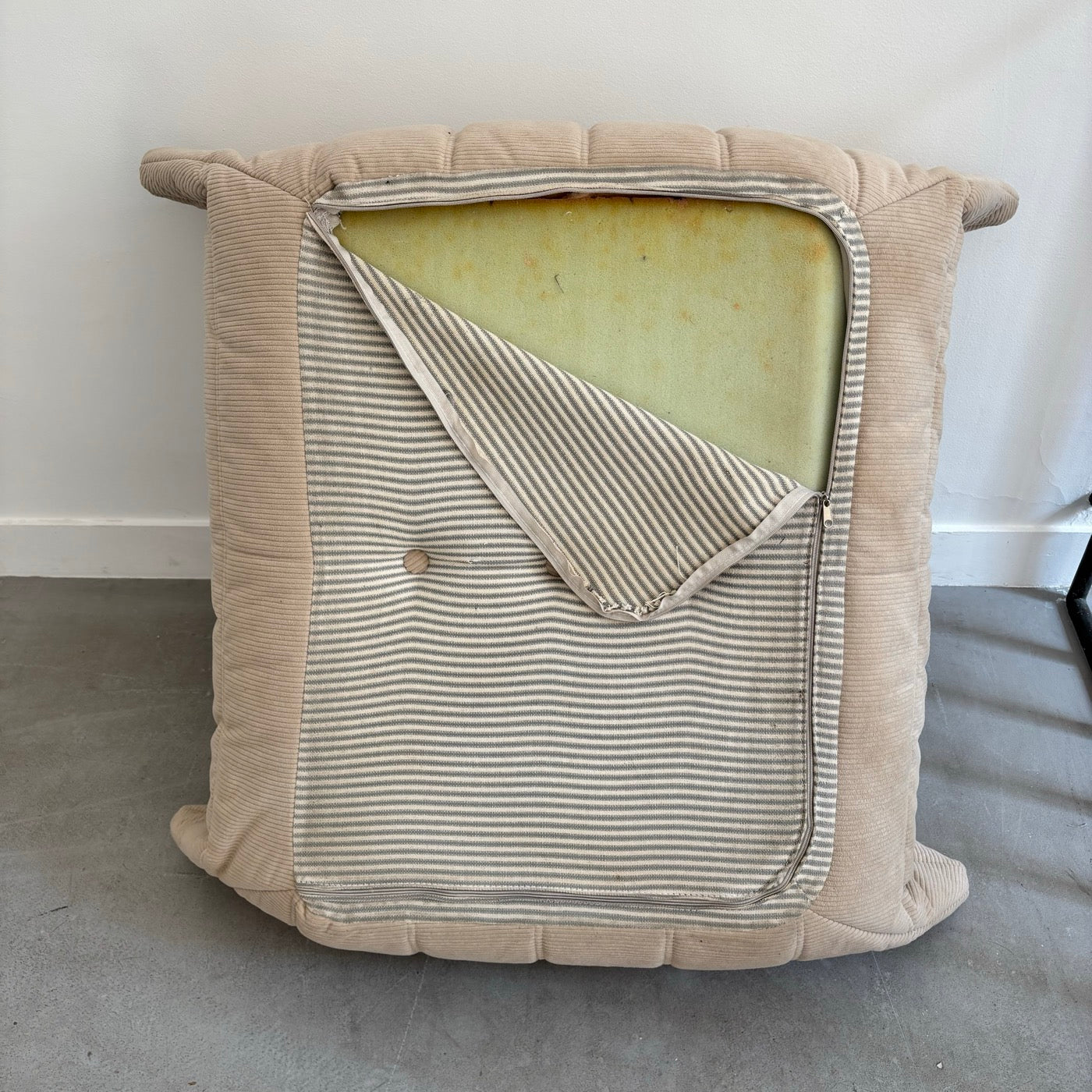 Puf Togo por Michel Ducaroy para Ligne Roset