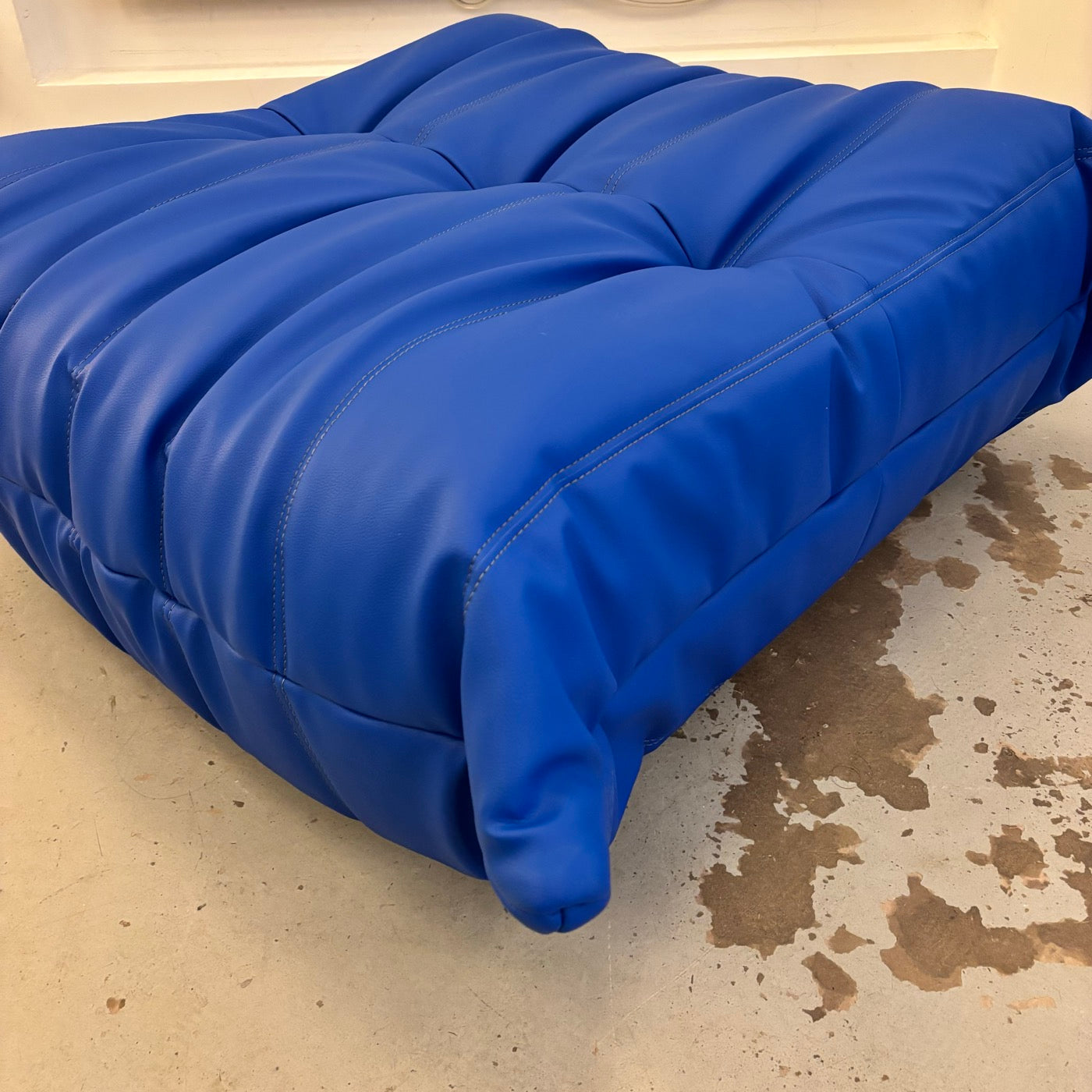 Puf Togo Azul Por Michel Ducaroy Para Ligne Roset