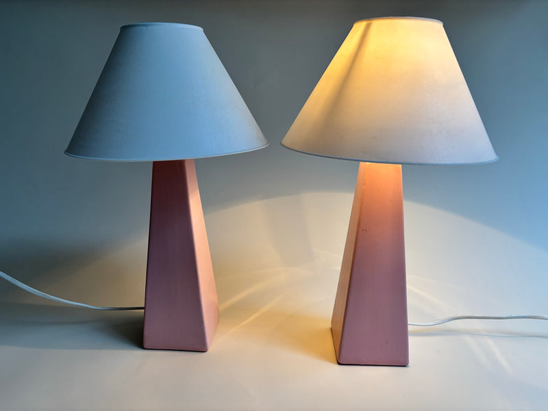 Par de lámparas rosas