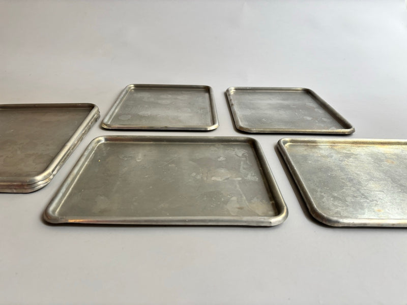 Ensemble De 5 Plateaux En Métal