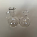 Deux Petits Pichets À Huile