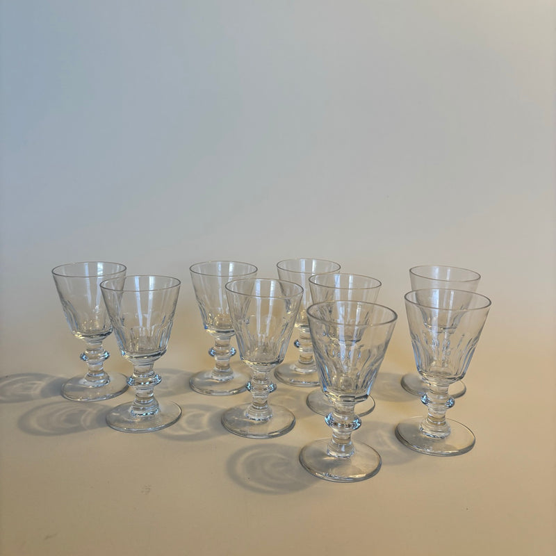Ensemble De Petits Verres À Pied
