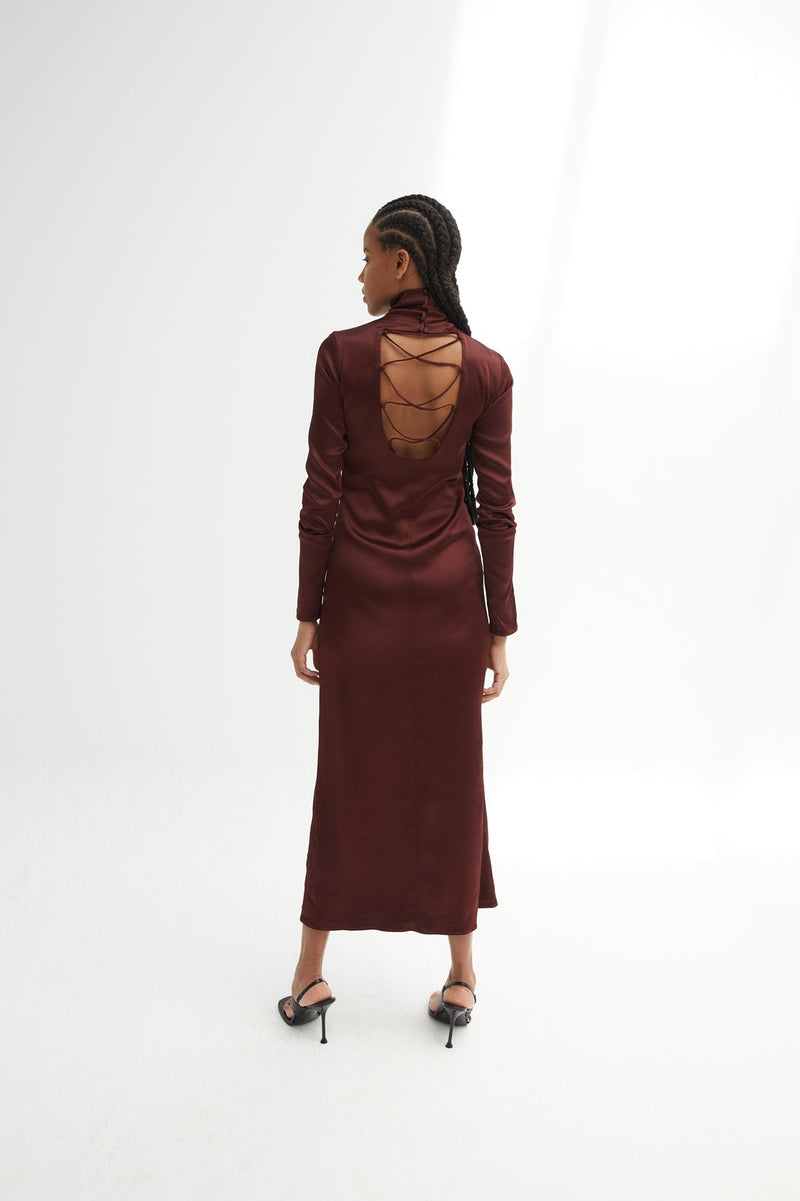 Robe Minimal Satin Marron
