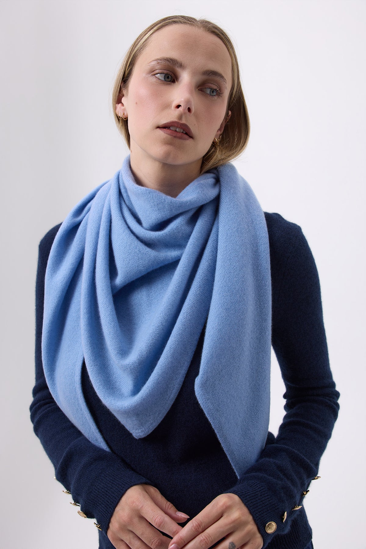 Trójkątny Szal Bandana Oversize Gładki Bandana Sora - Błękitny - Damski