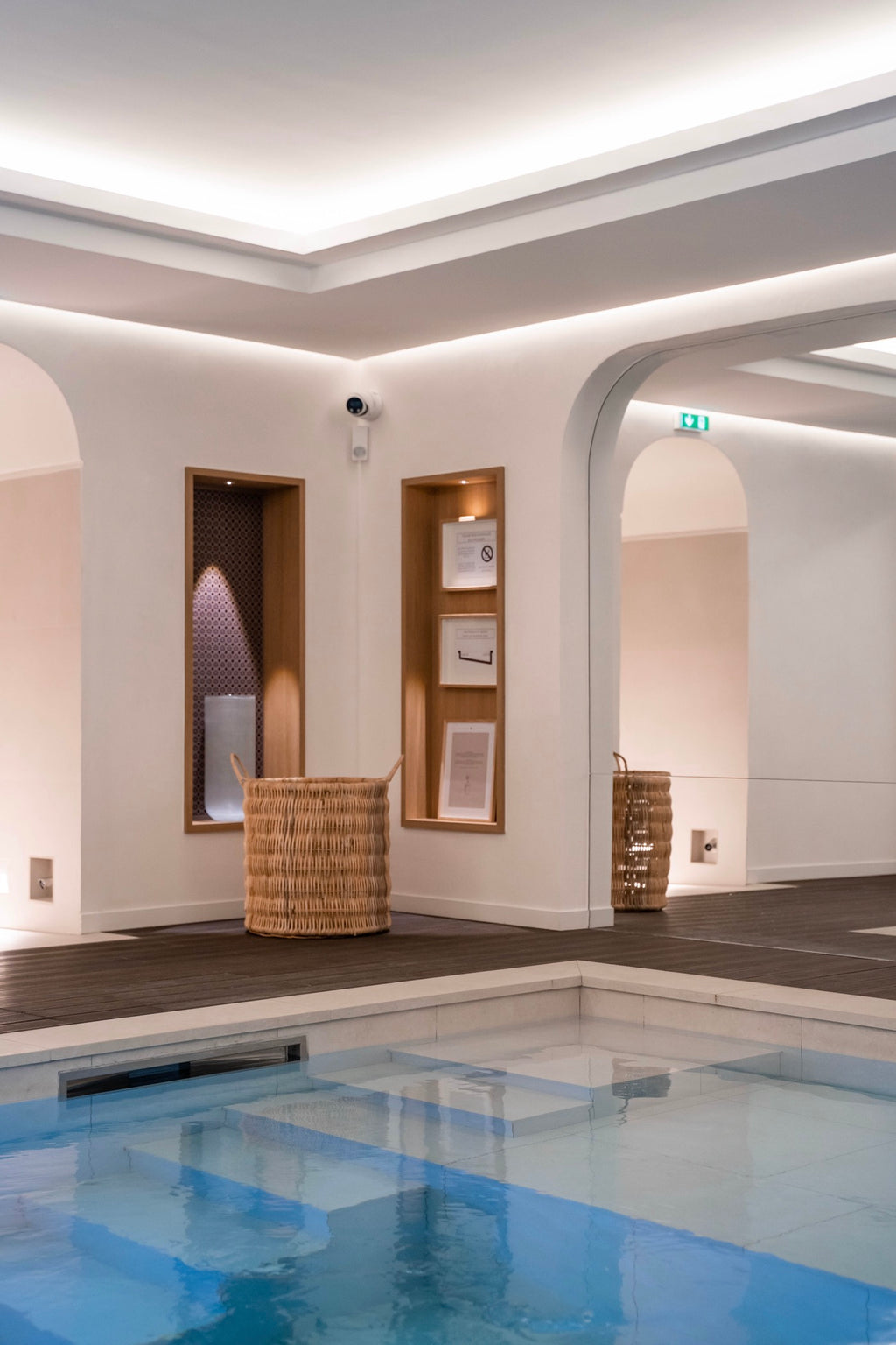 Spa Black Door Paris 8 - Soin Visage Radieux Bioeffect et Accès Au Spa 1H (1 Personne)