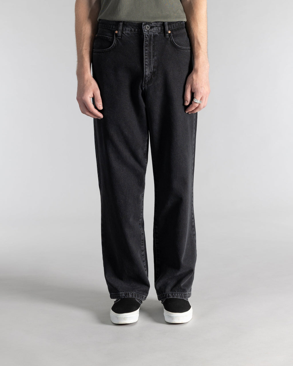 Estándar 5 - Denim negro lavado a la piedra