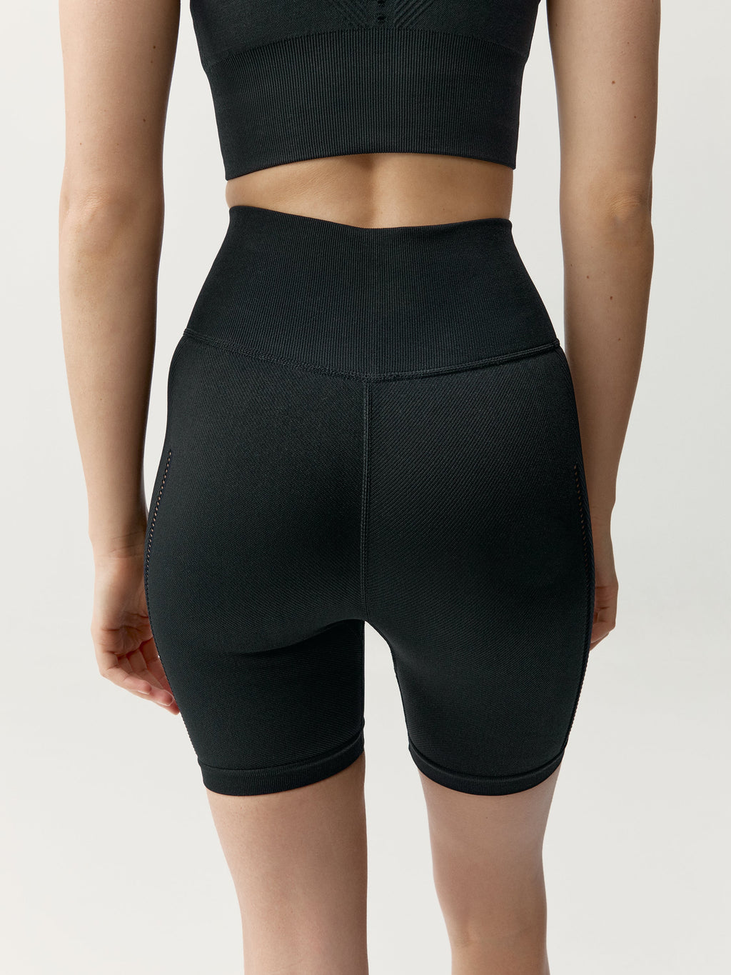 Sunset Short - Black - Women