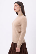 Jersey de cuello alto con botones dorados Swan - Beige crema - Mujer