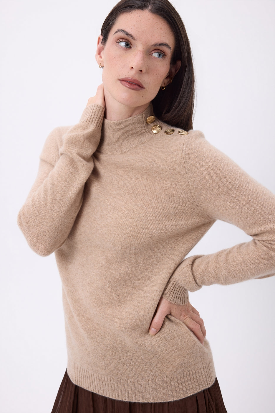 Jersey de cuello alto con botones dorados Swan - Beige crema - Mujer