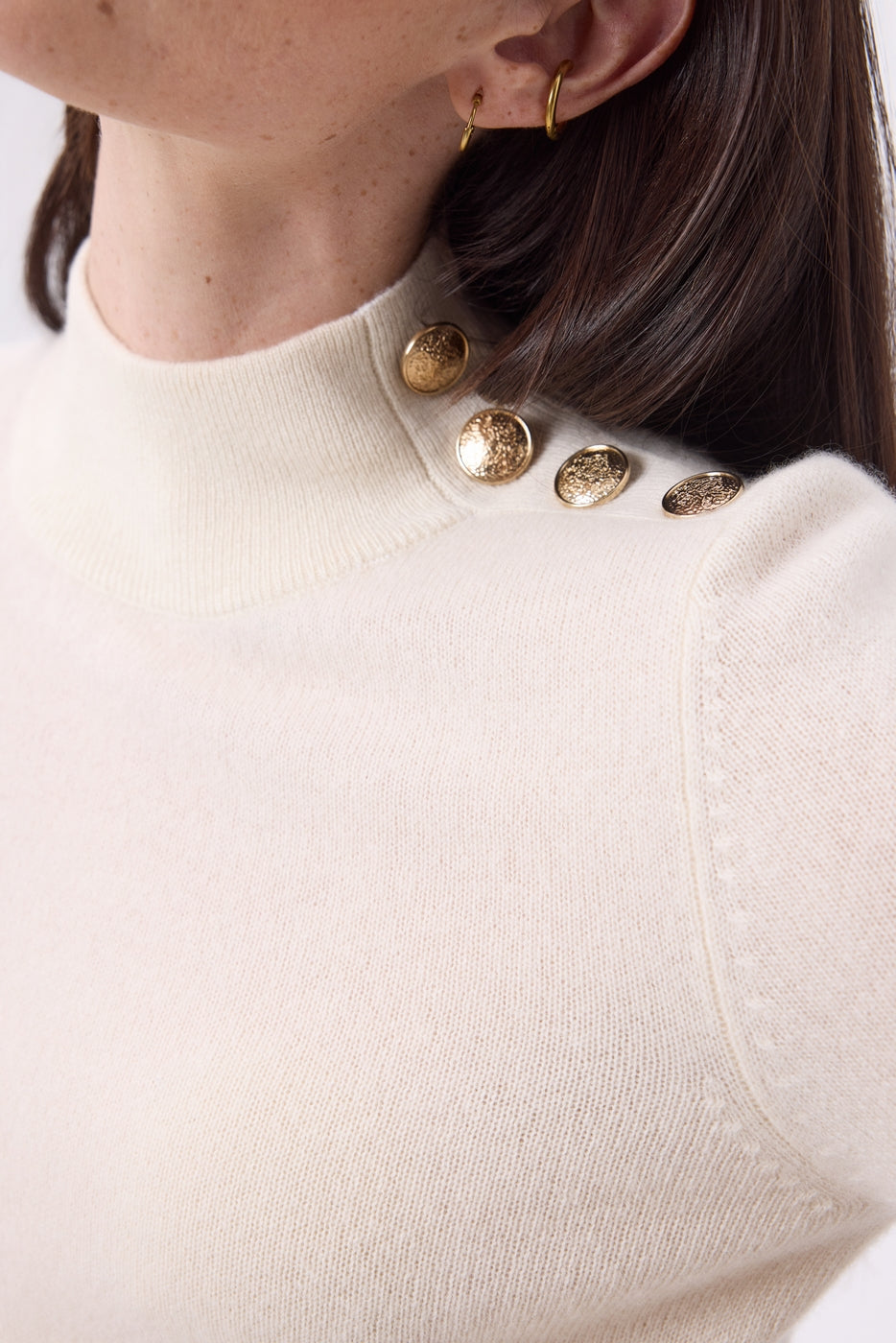 Pull Col Montant Boutons Dorés Swan - Blanc - Femme
