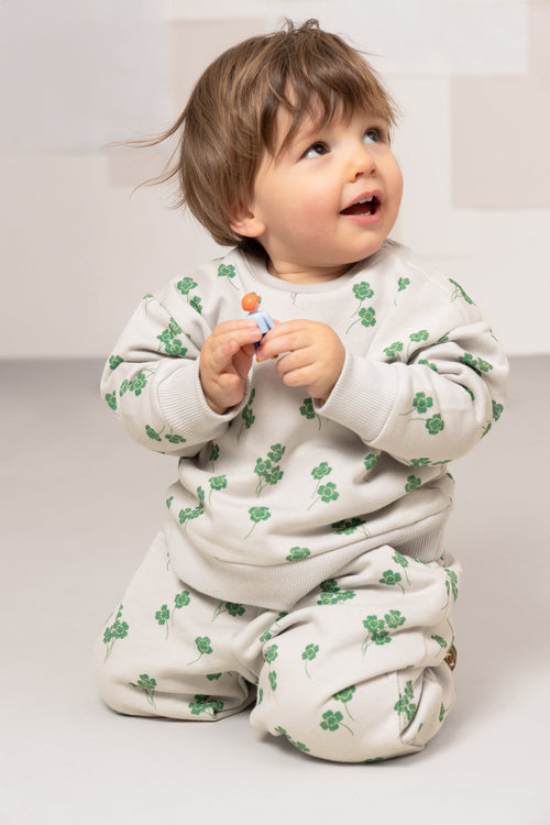 Pantalón Polar Carrot Tréboles Grises