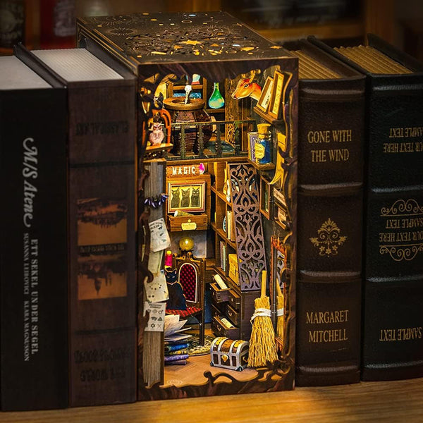 Book Nook - The Magic Pharmacist