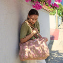 Sac Week-end ou à langer Lola.LOLAV2003.Couleur: Corail Floral