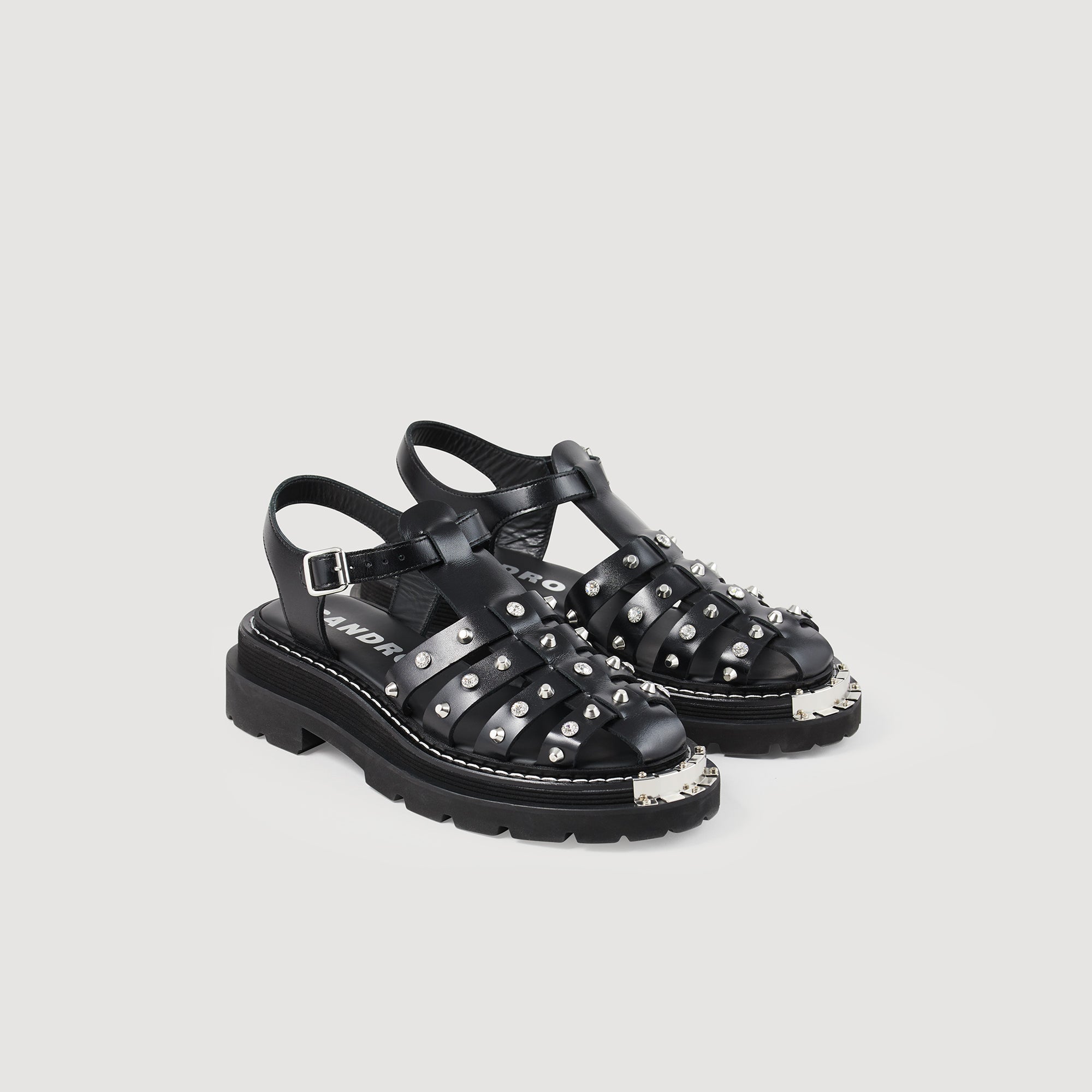 Sandalias Olys Tachonadas De Cuero