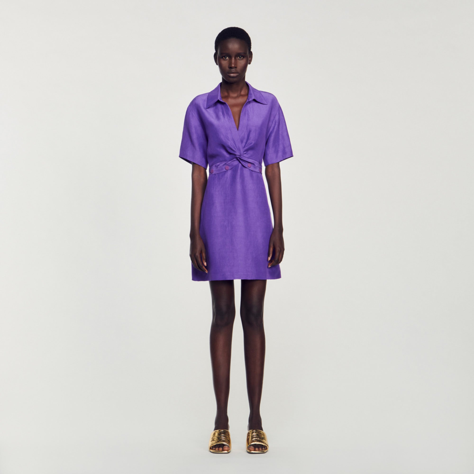 Vestido Corto Con Cuello Camisero
