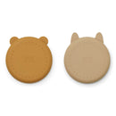 Set de 2 platos mixtos Olivia golden caramelo-avena de LIEWOOD - Selección Liewood disponible en amaetc.com, tienda concepto eco amigable para niños