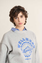 Sweat imprimé coloris gris, collection Garance Paris automne hiver 2025, coupe ample et matière épaisse confortable.