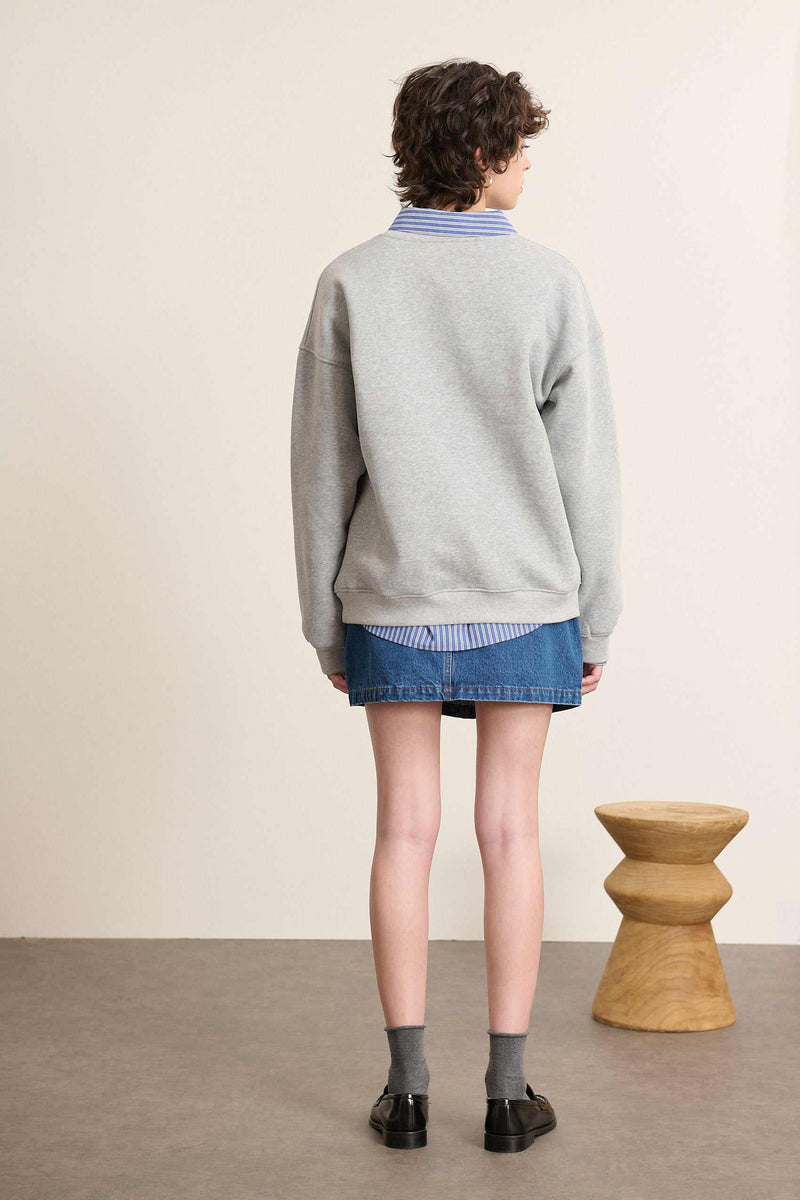 Matière épaisse et douce composée de 47% coton et 53% polyester, intérieur gratté pour un confort optimal au porté. 