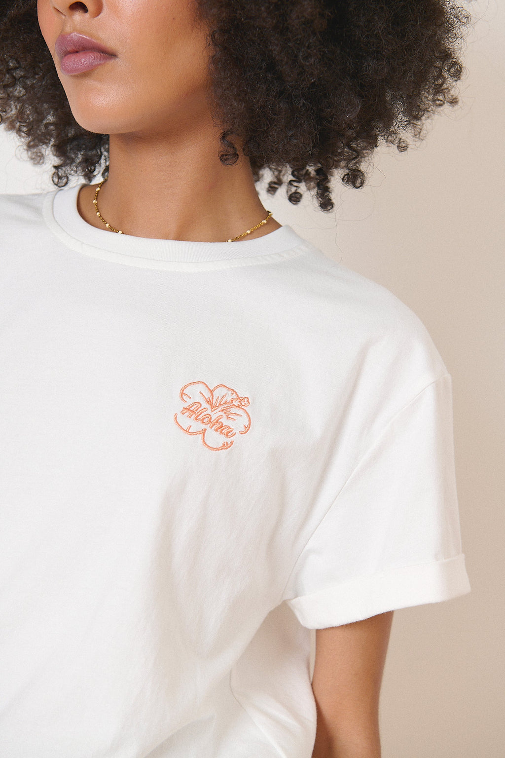 Tee-shirt à manches courtes coloris blanc avec motif floral estivale haut à col rond Garance Paris