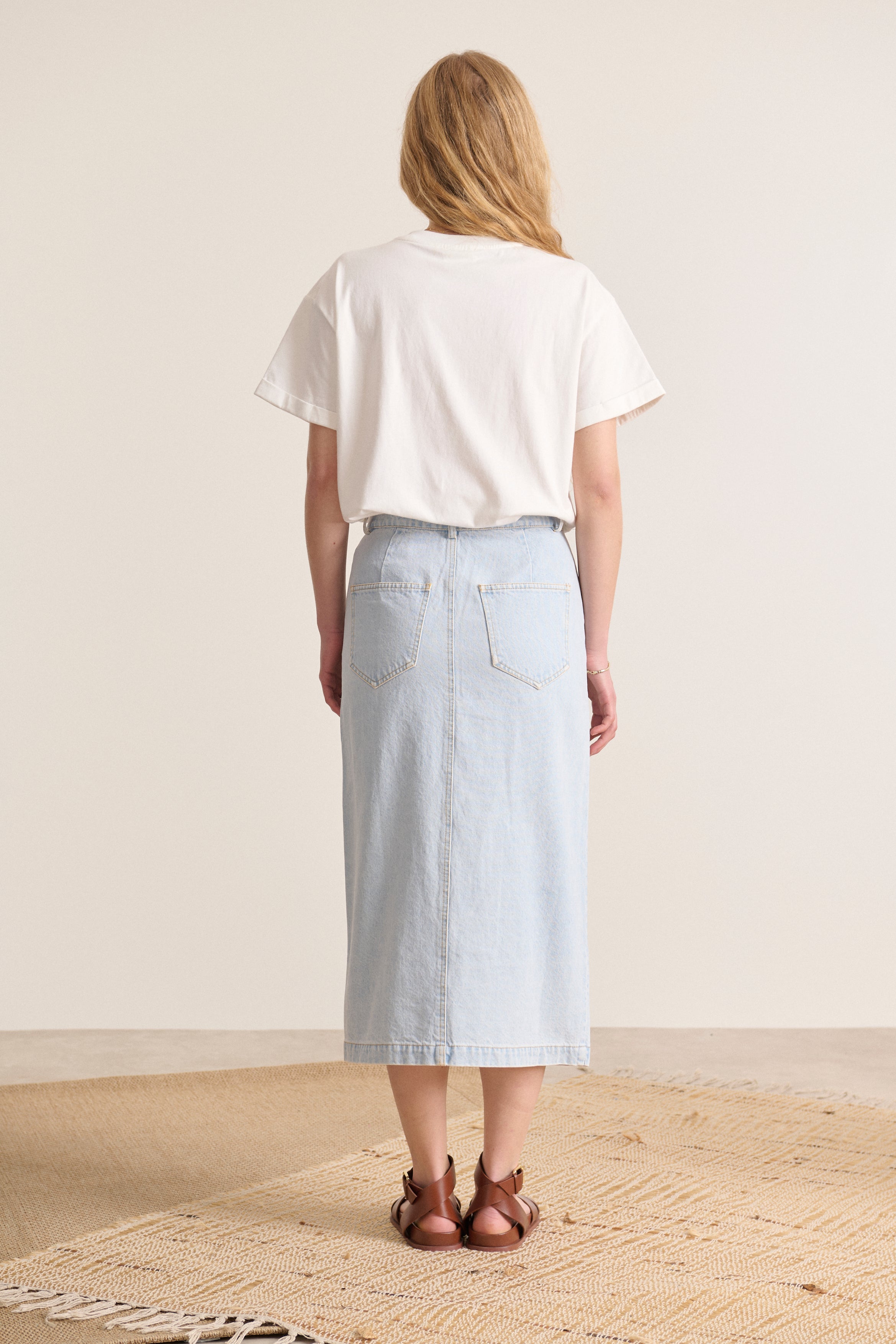 Top ample col rond en coton imprimé  "Aloha" sur la poitrine avec fleurs collection printemps été 2025