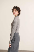 Tissu extensible et respirant, conçu pour être porté seul ou sous une maille plus épaille en hiver, tee-shirt BERNE.