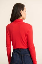 Stretchigt tyg som andas, designat för att bäras ensamt eller under tjockare stickat på vintern, t-shirt BERNE.
