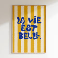 Typography - Affiche La Vie Est Belle - Jaune