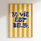 Typography - Affiche La Vie Est Belle - Jaune