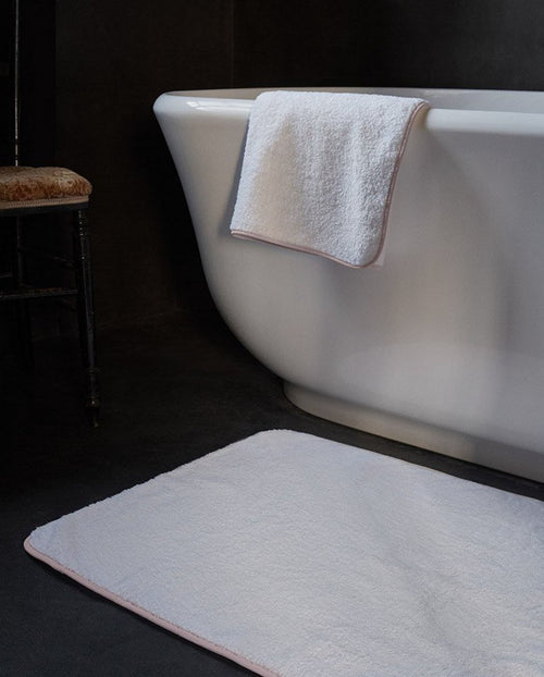 Tapis De Bain - Blanc Liseré Rose Nymphe