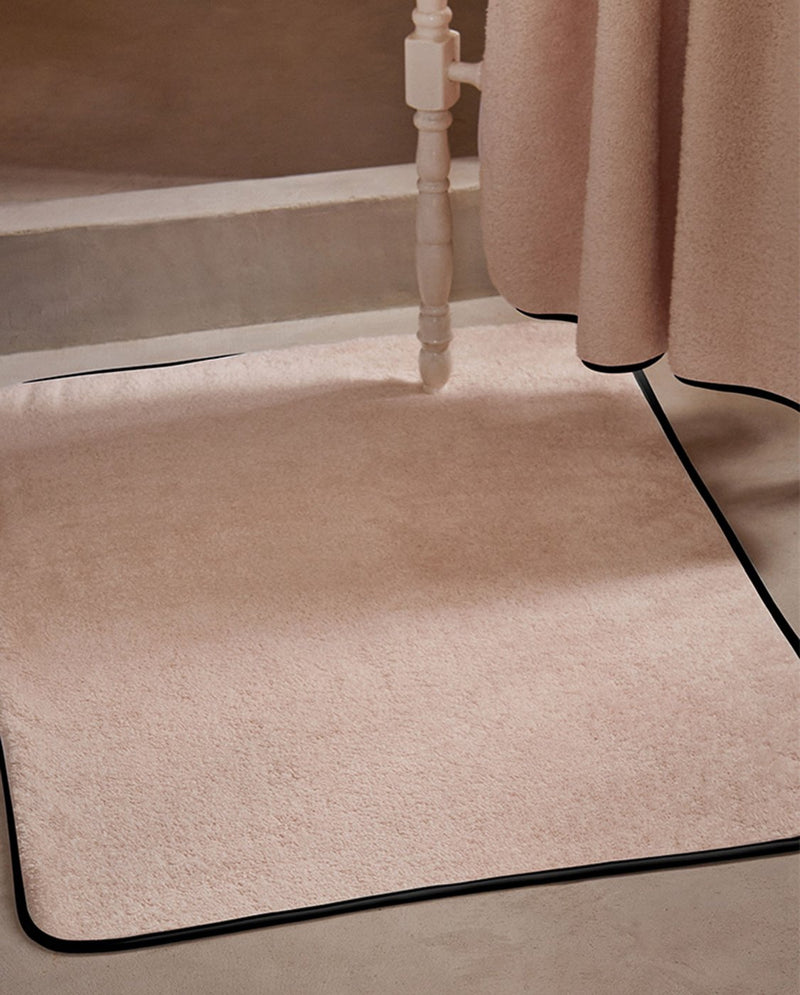 Tapis De Bain - Rose Liseré Noir