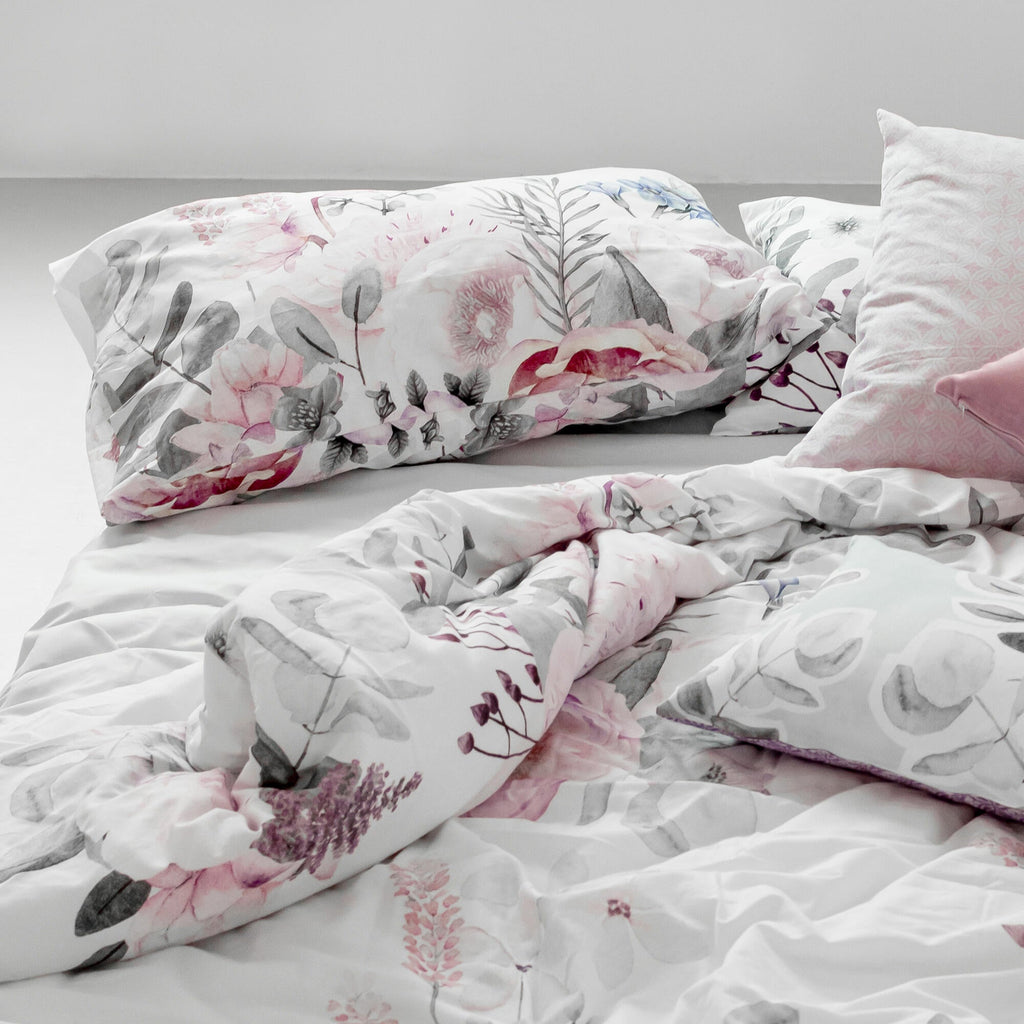 Delicate Bouquet Pillowcase - Multicolour