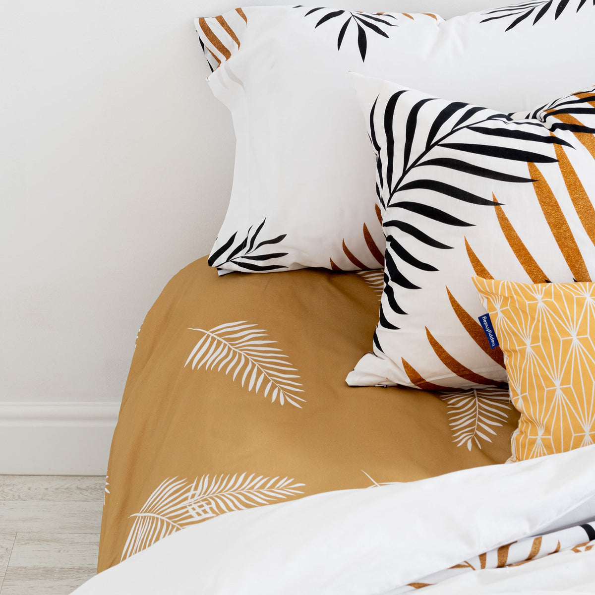 Foliage Fitted Sheet - Multicoloured