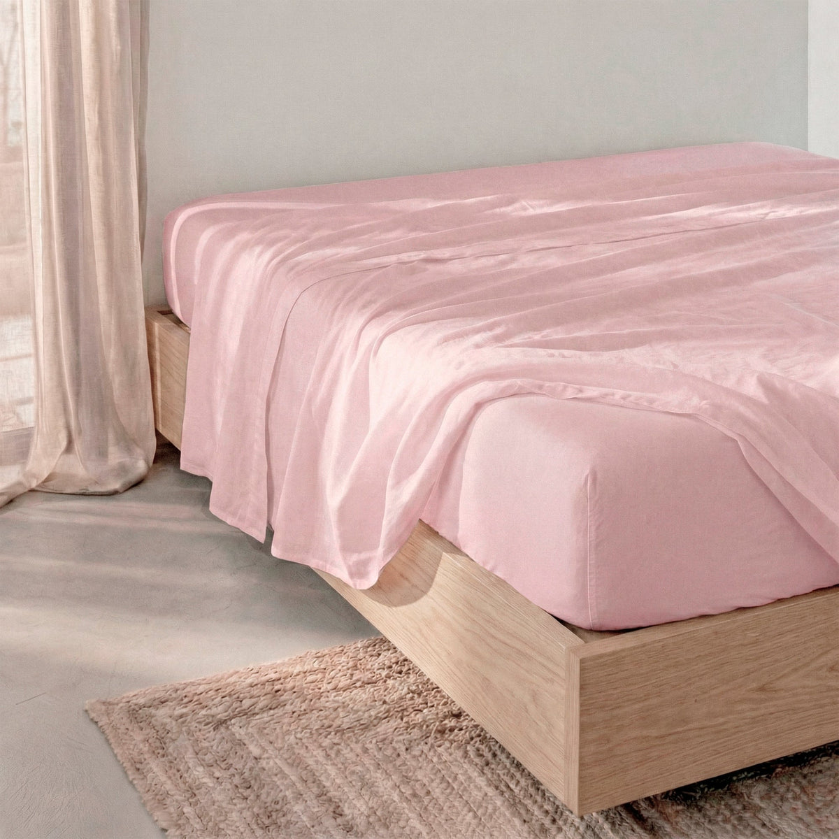 Basic Fitted Sheet - Pale Pink