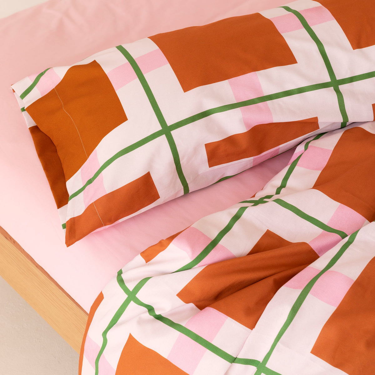 Retro Arty Pillowcase - Multicoloured