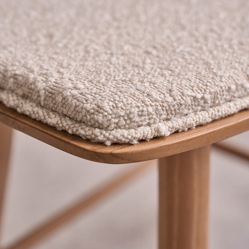 TCB0012-lot_de_2_tabourets_de_bar_en_teck_massif_et_tissu_bouclette_45_cm-06.jpg