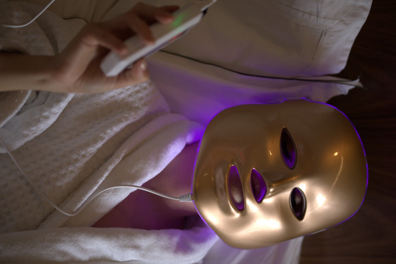 Mascarilla de Terapia de Luz Led Dorada - Oro - Mujer