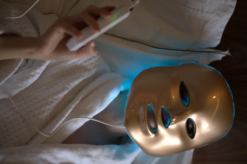 Mascarilla de Terapia de Luz Led Dorada - Oro - Mujer