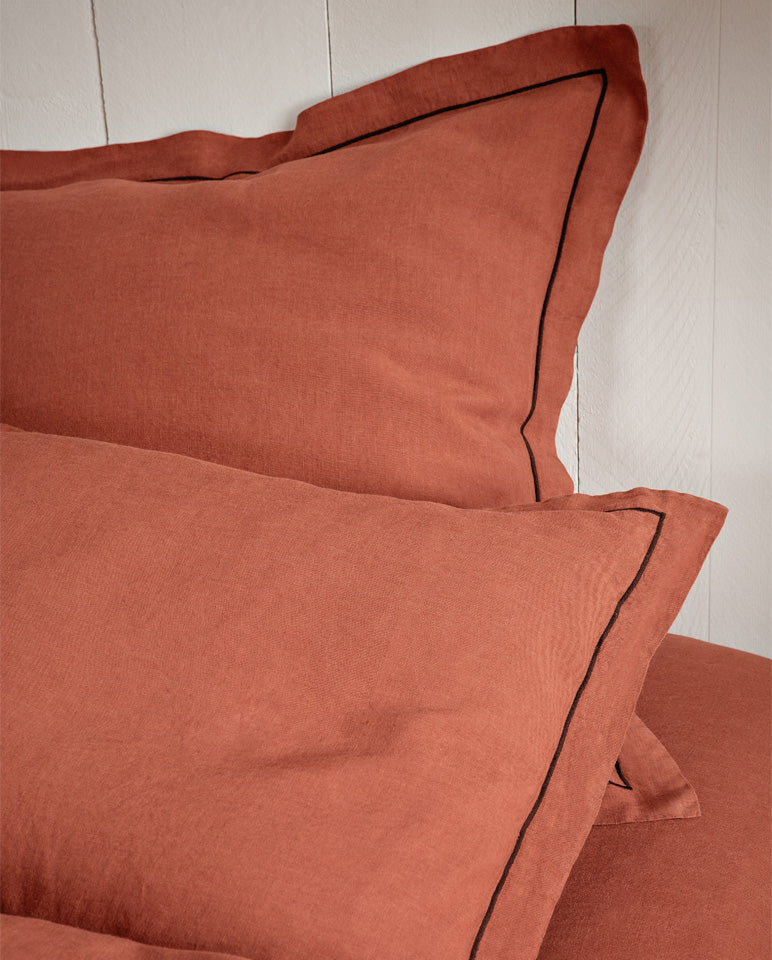 Paire De Taies D'Oreiller - Lin - Finition Bourdon - Terracotta Liseré Noir